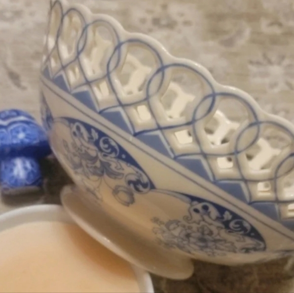 blue Heirloom Other - Blue Heirloom openwork porcelain bowl 8"